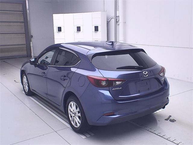 MAZDA AXELA 2016