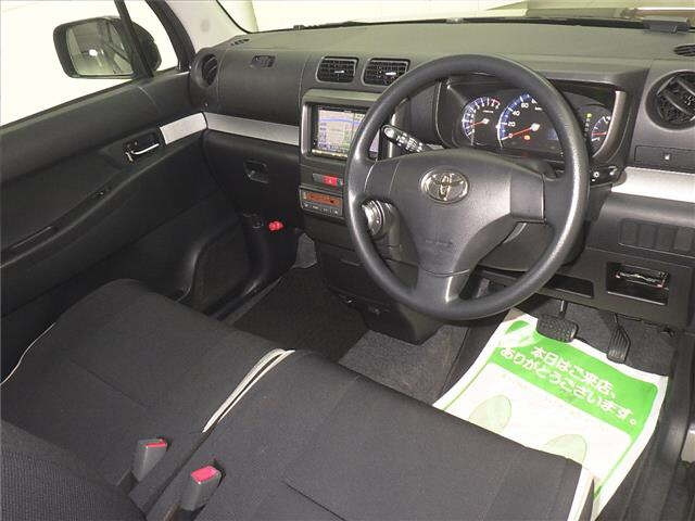 TOYOTA PIXIS SPACE 2011