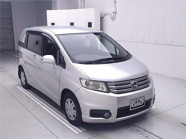 HONDA FREED 2010