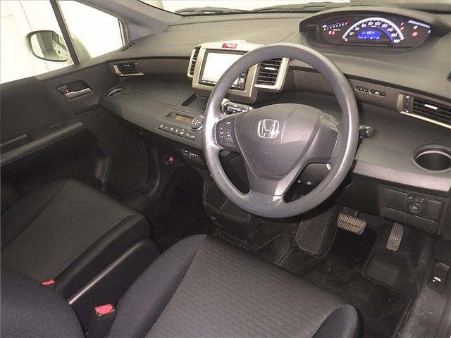 HONDA FREED 2010