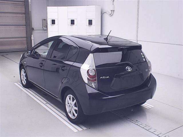 TOYOTA AQUA 2012