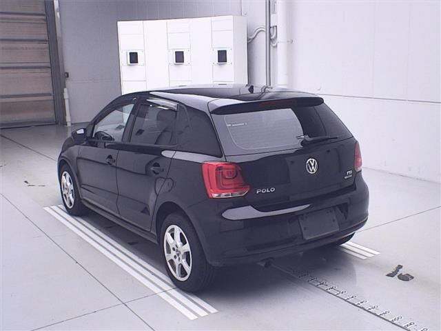 VOLKSWAGEN POLO 2012