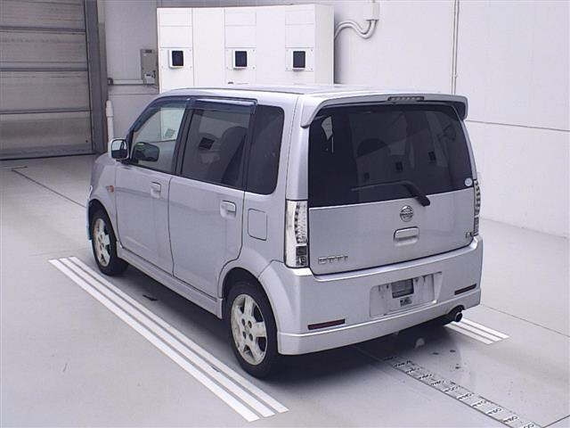 NISSAN OTTI 2010