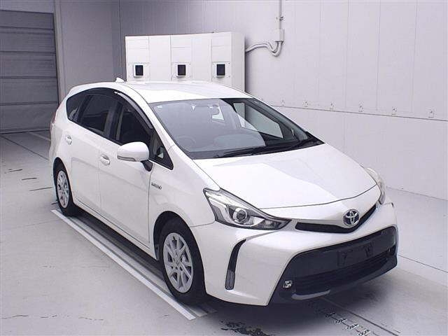 TOYOTA PRIUS ALPHA 2014