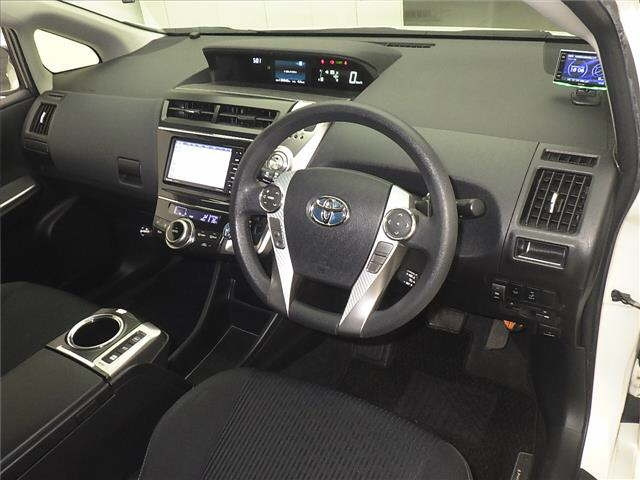 TOYOTA PRIUS ALPHA 2014