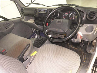TOYOTA DYNA 2021