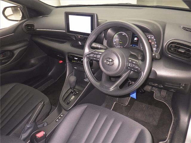 TOYOTA YARIS 2024