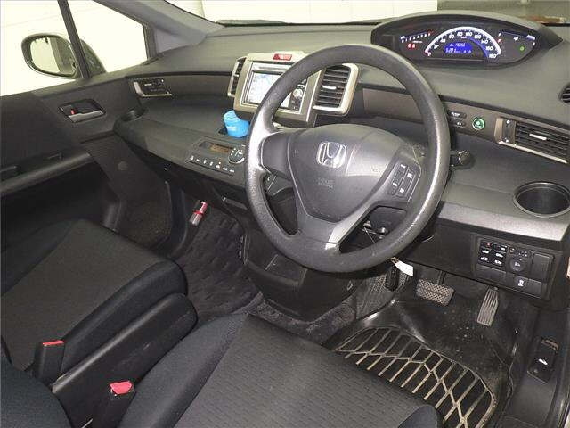 HONDA FREED 2012