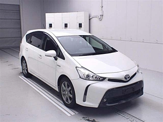 TOYOTA PRIUS ALPHA 2015