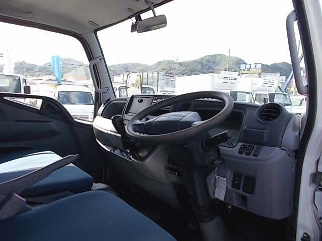 MITSUBISHI CANTER 2011