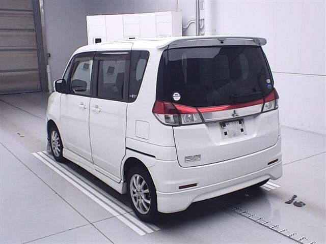 MITSUBISHI DELICA D2 2012