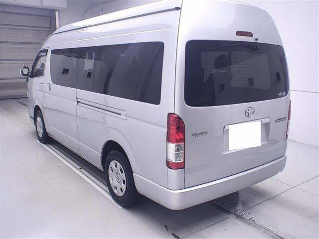 TOYOTA HIACE 2015