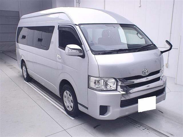 TOYOTA HIACE 2015
