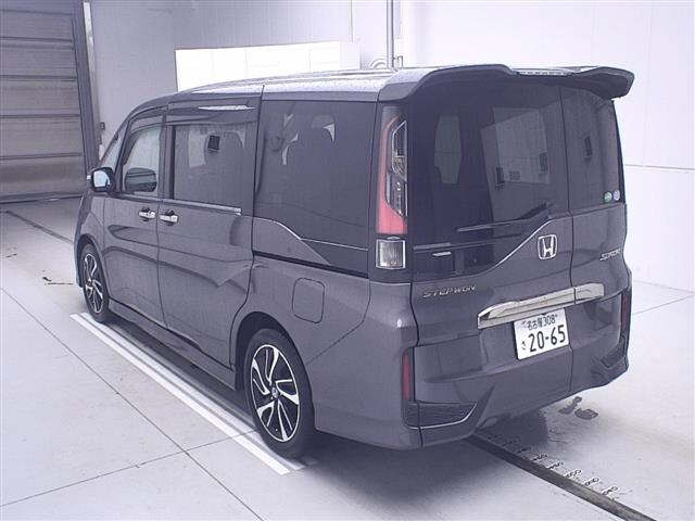 HONDA STEP WAGON 2016