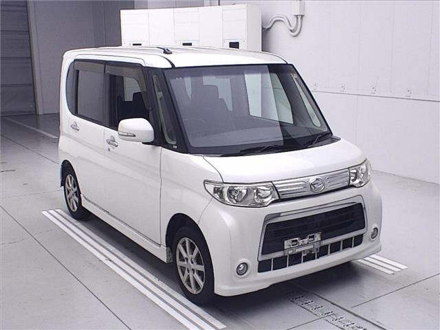 DAIHATSU TANTO 2012