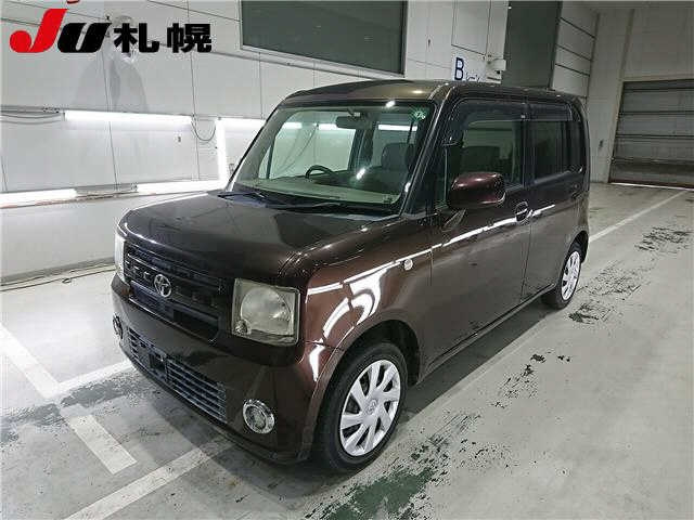 TOYOTA PIXIS SPACE 2011