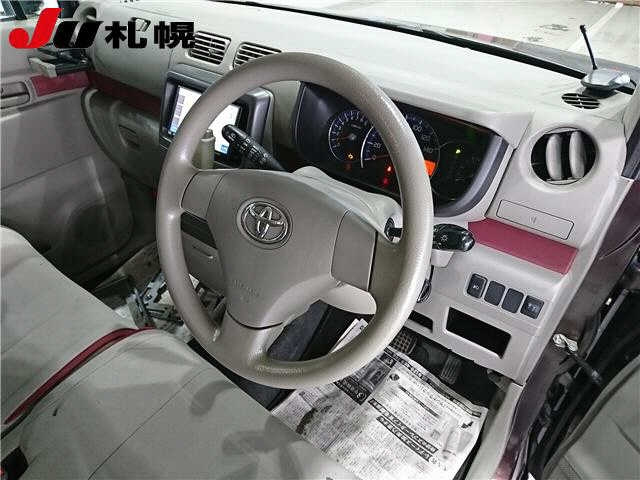 TOYOTA PIXIS SPACE 2011