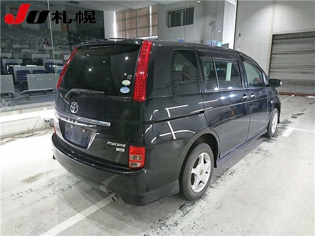 TOYOTA ISIS 2010