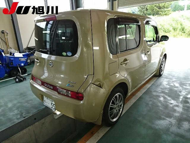 NISSAN CUBE 2010