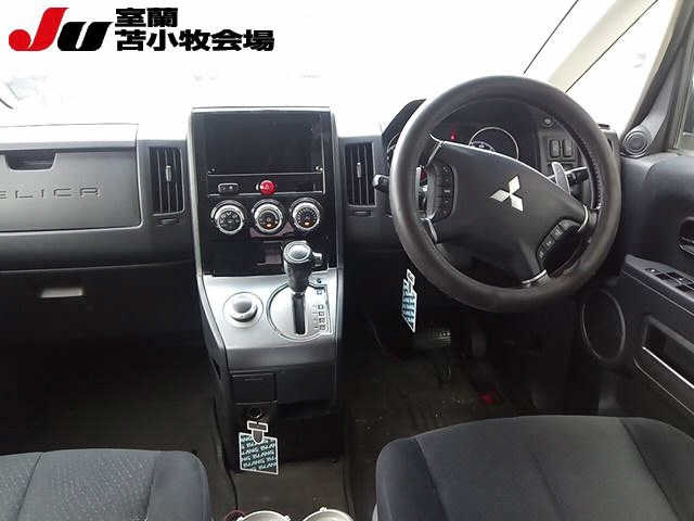 MITSUBISHI DELICA D5 2013