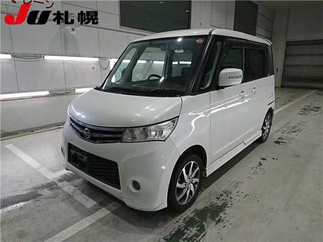 NISSAN ROOX 2011