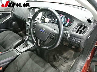VOLVO V40 2014