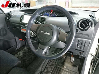 DAIHATSU TANTO 2011