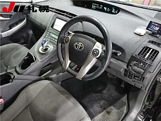 TOYOTA PRIUS 2011
