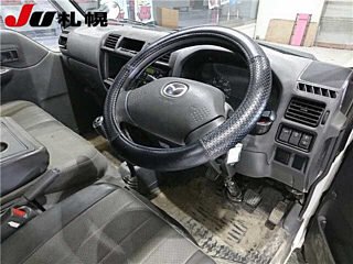 MAZDA BONGO VAN 2010