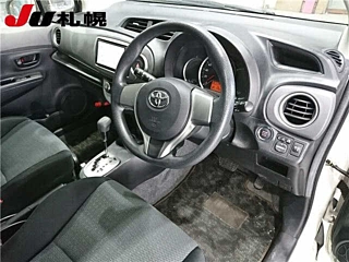 TOYOTA VITZ 2012
