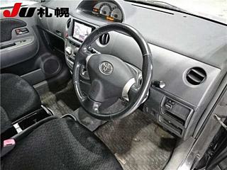 TOYOTA SIENTA 2011