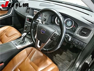 VOLVO V60 2013