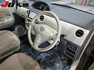 TOYOTA SIENTA 2012