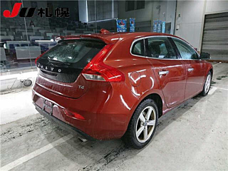 VOLVO V40 2014