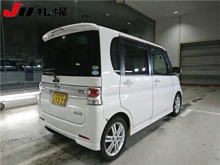 DAIHATSU TANTO 2011