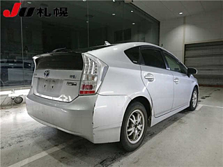 TOYOTA PRIUS 2011