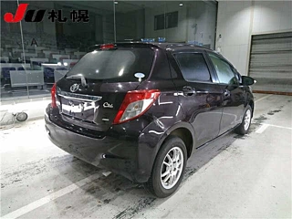TOYOTA VITZ 2013