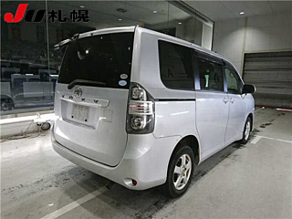 TOYOTA VOXY 2008