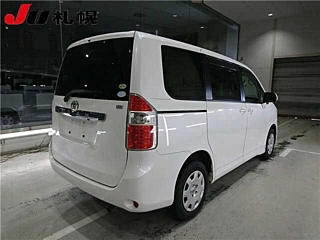 TOYOTA NOAH 2008