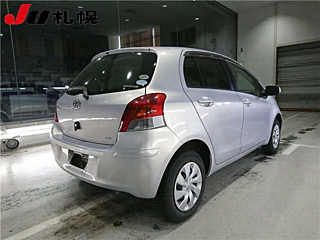 TOYOTA VITZ 2010