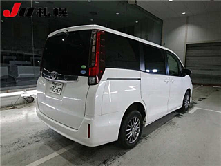 TOYOTA NOAH 2014