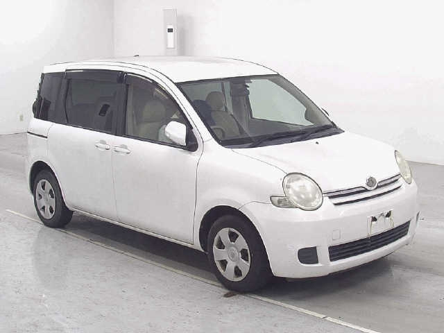 TOYOTA SIENTA 2010