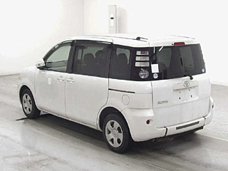 TOYOTA SIENTA 2010