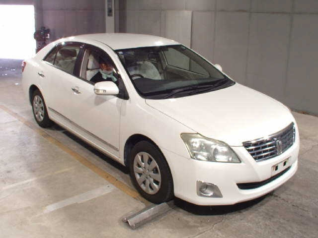 TOYOTA PREMIO 2012