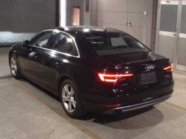 AUDI A4 2018
