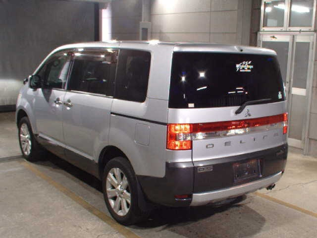 MITSUBISHI DELICA D5 2009