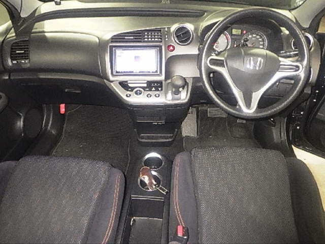 HONDA STREAM 2010