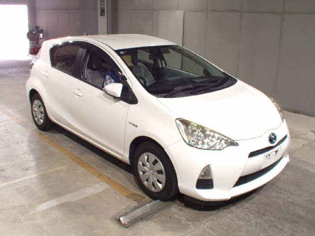 TOYOTA AQUA 2013