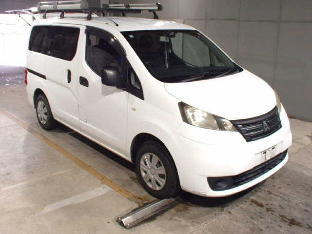 MITSUBISHI DELICA 2013