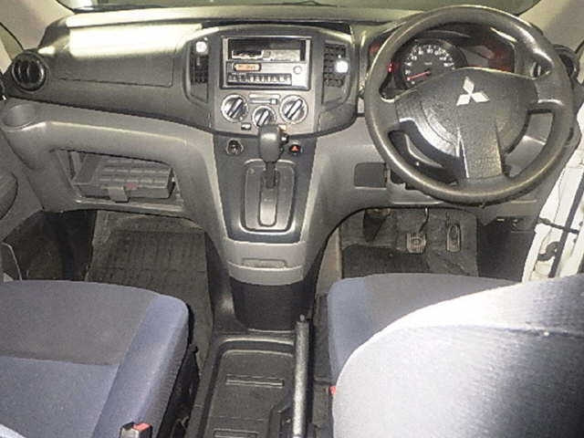 MITSUBISHI DELICA 2013